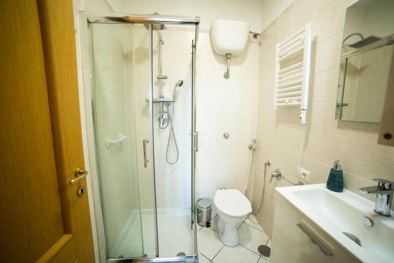 Bnb Al Centro E Meglio, Napoli Apartment Exterior photo